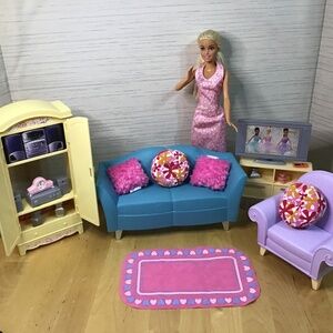 Barbie Doll and Lining Room Playset